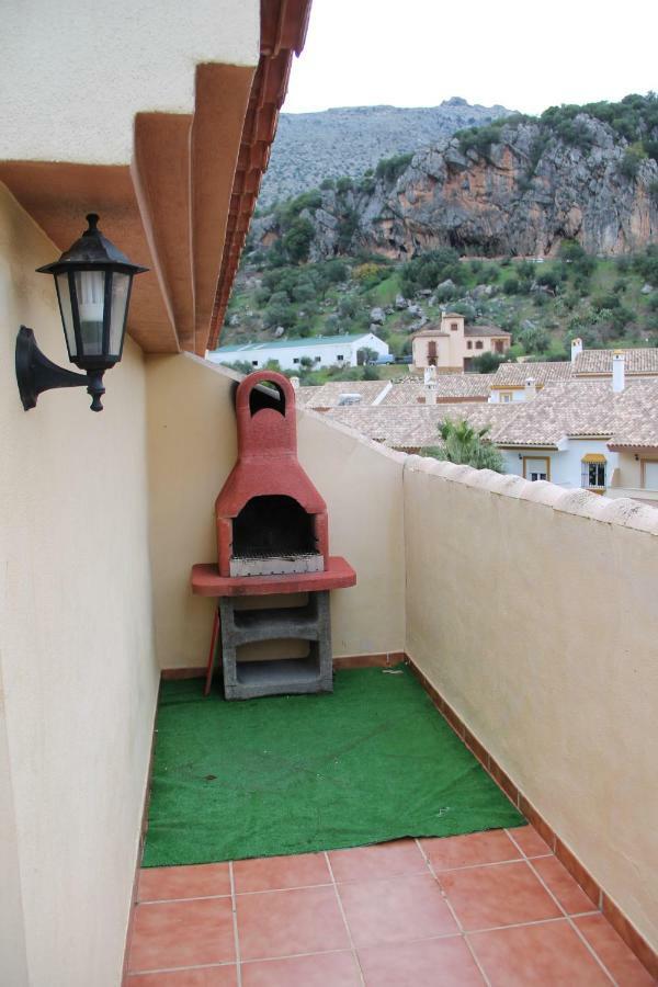 Casa Estacion De Benaojan Villa ภายนอก รูปภาพ
